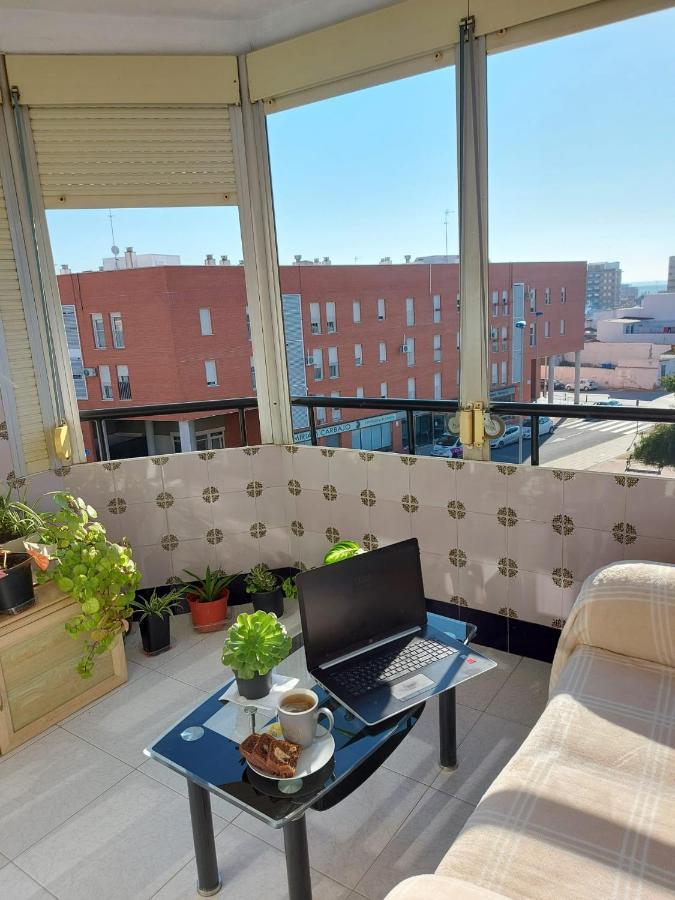 Habitacion Privada A 15 Min De La Playa/Piso Hotel Уелва Екстериор снимка