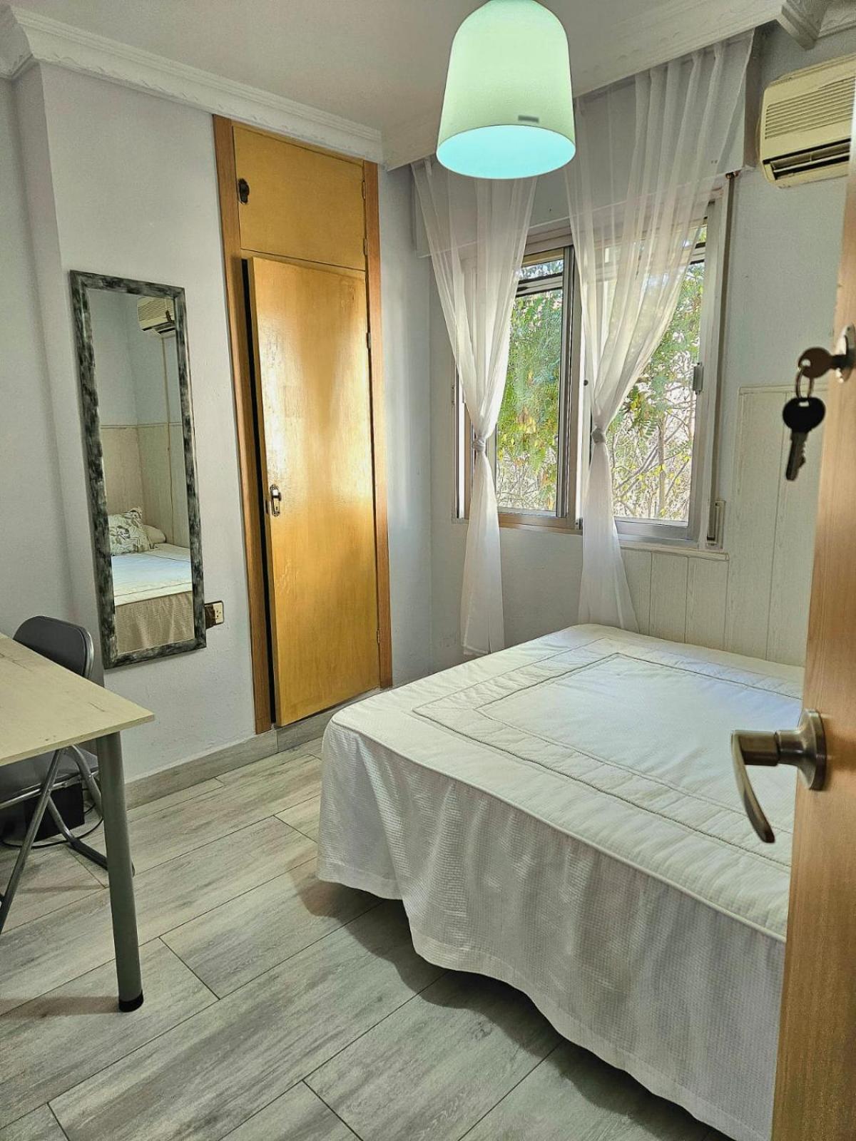 Habitacion Privada A 15 Min De La Playa/Piso Hotel Уелва Екстериор снимка
